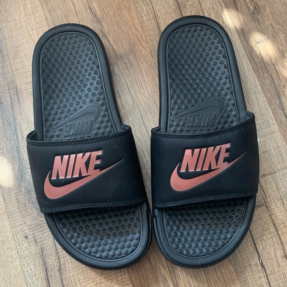 COPY - Nike slip on Sandles